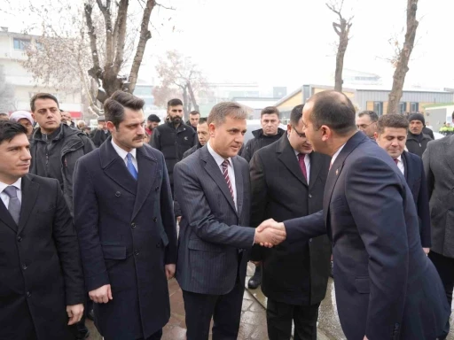 Vali Taşolar, g&ouml;revine başladı
