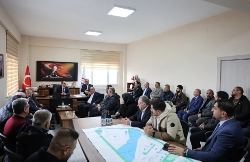 Vali Taşolar, Organize Sanayi B&ouml;lgesi&rsquo;nde yatırımcılarla buluştu
