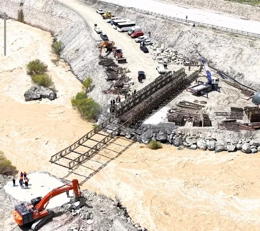 Vali Taşyapan, panel k&ouml;pr&uuml; yapım &ccedil;alışmalarını yerinde inceledi
