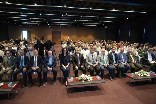 Vali Tavlı: "Gen&ccedil;lerimizi bağımlılığın her t&uuml;rl&uuml;s&uuml;nden uzak tutmalıyız"
