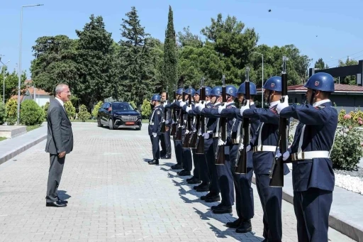 Vali Toroman, Jandarma Teşkilatını ziyaret ederek 186’ncı kuruluş yıldönümünü kutladı
