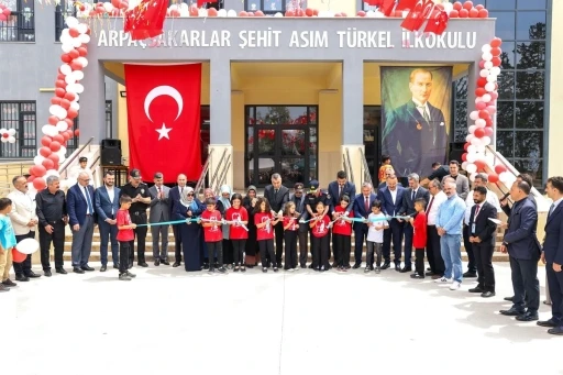 Vali Toros:&quot; Bir kahramanın mirasına, sadakatin ifadesidir&quot;
