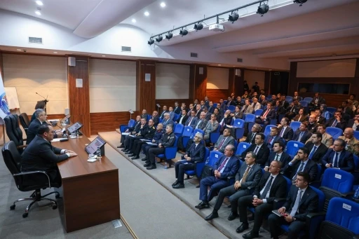 Vali Toros: &quot;Mersinimize değer katacak projeleri hayata geçireceğiz&quot;
