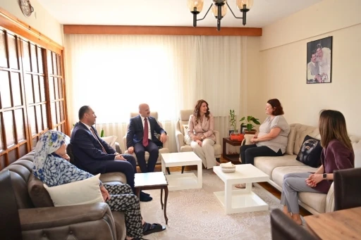 Vali Varol, şehit aileleriyle bayramlaştı
