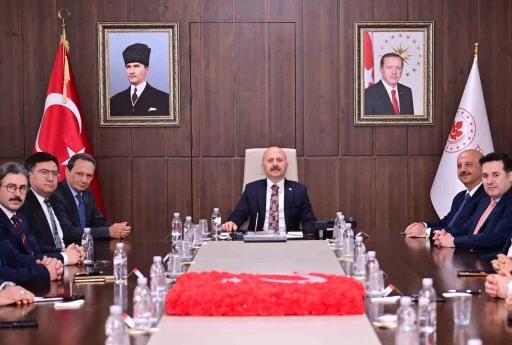 Vali Varol, vali yardımcıları ve kaymakamlarla bir araya geldi
