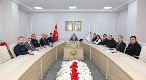 Vali yardımcılarıyla değerlendirme toplantısı  yapıldı
