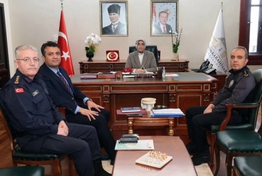 Vali Yiğitbaşı: &quot;Bayram tatilinde Afyonkarahisar’dan 5 milyon 860 binin üzerinde araç geçişi oldu&quot;
