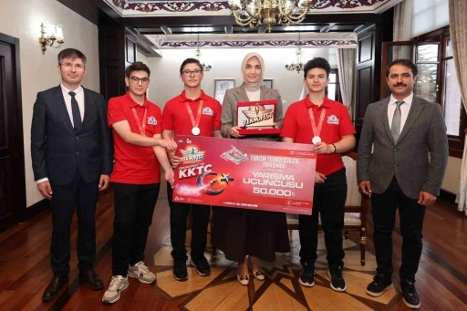 Vali Yiğitbaşı, TEKNOFEST KKTC 2025’te dereceye giren HasCode Takımı’nı kabul etti
