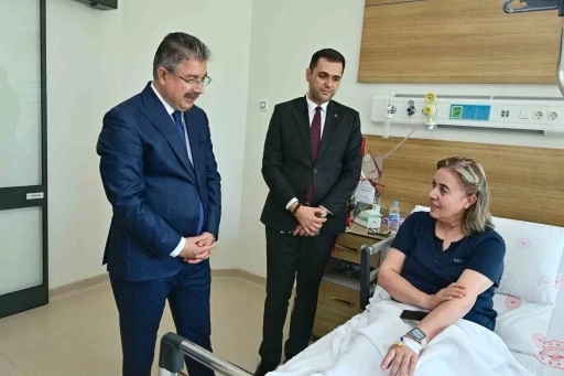 Vali Yılmaz&rsquo;dan şehitin kardeşine &rsquo;ge&ccedil;miş olsun&rsquo; ziyareti
