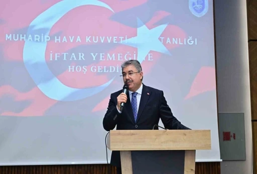 Vali Yılmaz: "Aziz şehitlerimizi ve kahraman gazilerimizi hi&ccedil;bir zaman unutmayacağız"
