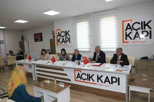 Vali Ziya Polat, Halk Günü Toplantısı’nda vatandaşları dinlendi
