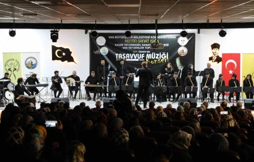 Van Büyükşehir Belediyesinin tasavvuf müziği konseri yoğun ilgi gördü
