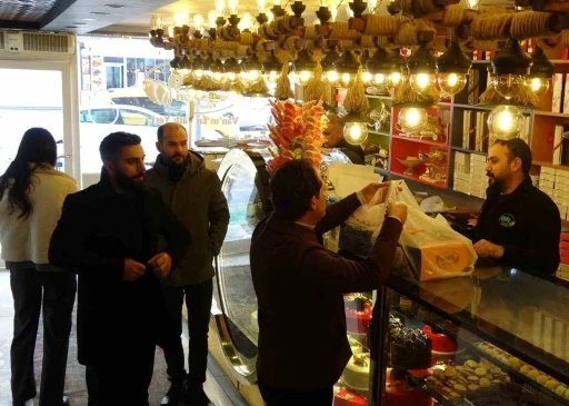 Van&rsquo;da 1 Ocak doğum g&uuml;n&uuml; telaşı: Pastaneler i&ccedil;in yılın en yoğun g&uuml;n&uuml;
