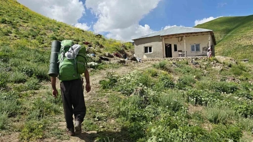 Van&rsquo;da 25 kilometrelik doğa y&uuml;r&uuml;y&uuml;ş&uuml; &Ccedil;alyan G&ouml;l&uuml;&rsquo;nde sona erdi
