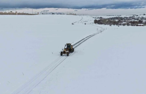 Van&rsquo;da 283 yerleşim yerinin yolu kapandı
