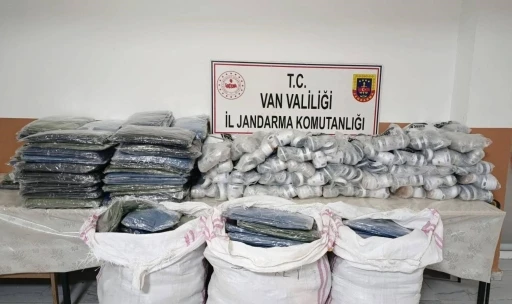 Van&rsquo;da 4,1 milyon TL değerinde ka&ccedil;ak eşya ele ge&ccedil;irildi
