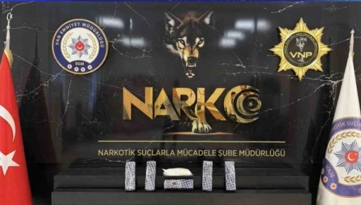 Van&rsquo;da 4 kilo 260 gram eroin ele ge&ccedil;irildi
