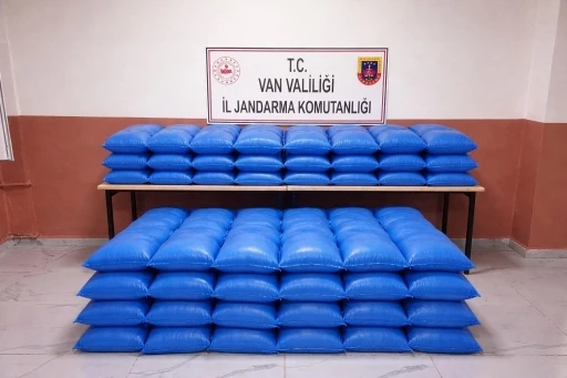 Van&rsquo;da 6 milyon TL değerinde ka&ccedil;ak malzeme ele ge&ccedil;irildi
