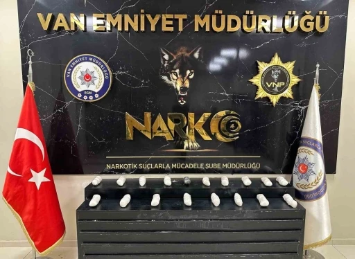 Van’da 8 kilo 700 gram metamfetamin ele geçirildi
