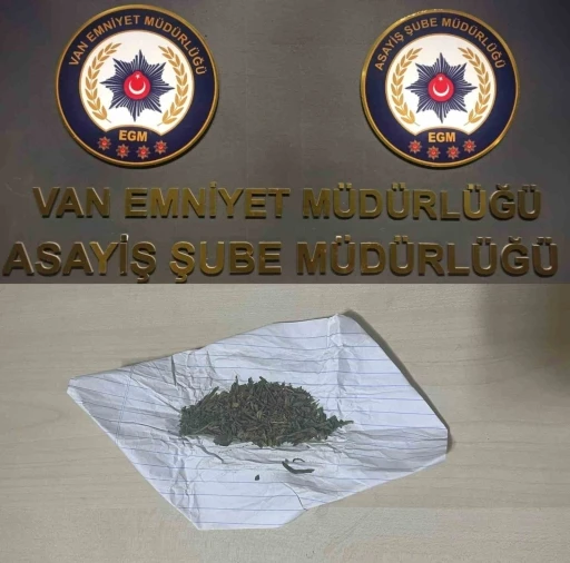 Van&rsquo;da farklı su&ccedil;lardan 43 kişi tutuklandı
