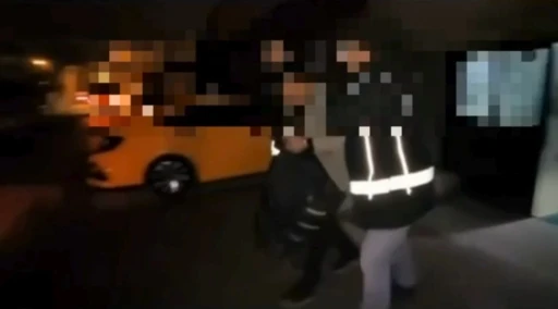 Van&rsquo;da g&ouml;&ccedil;men ka&ccedil;ak&ccedil;ılığı operasyonlarında 3 tutuklama
