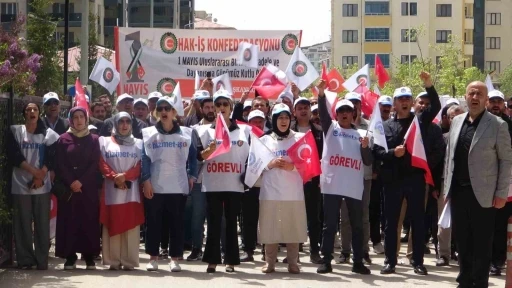 Van’da işten çıkarılan işçilerin buruk ‘1 Mayıs’ kutlaması
