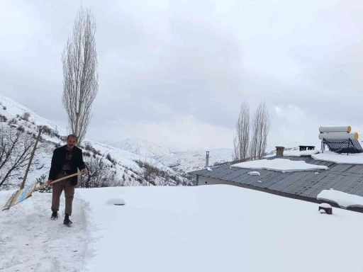 Van’da kar yağışı etkili oldu
