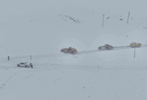 Van&rsquo;da kardan dolayı kapanan 569 yolun 506&rsquo;sı a&ccedil;ıldı

