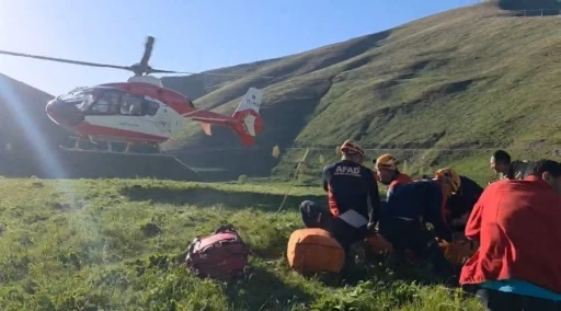 Van’da kayalıklarda mahsur kalan şahıs kurtarıldı
