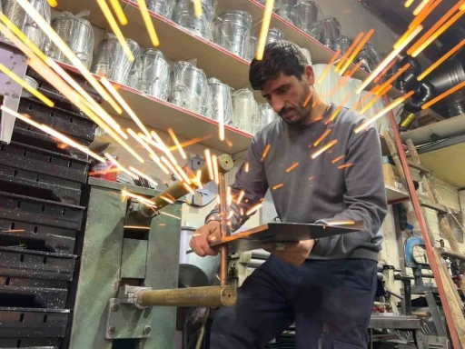 Van&rsquo;da kışın uzaması semaver ve mangal sezonunu geciktirdi
