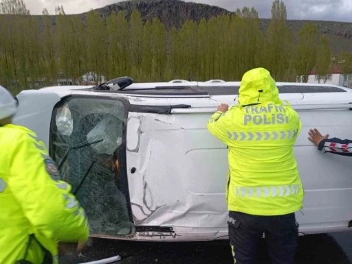 Van&rsquo;da kontrolden &ccedil;ıkan otomobil takla attı: 1 yaralı
