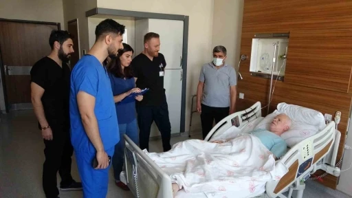 Van’da ölümcül damar yırtığı 15 kişilik ekip tarafından ameliyat edildi
