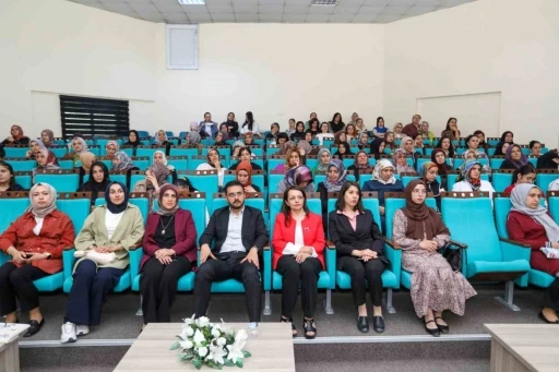 Van’da &quot;Sağlıklı Kadınlar, Sağlıklı Nesiller&quot; semineri düzenlendi
