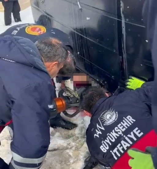 Van&rsquo;da trafik kazası: 1 &ouml;l&uuml;, 3 yaralı
