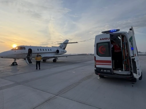 Van&rsquo;da u&ccedil;ak ambulans bebek hastalar i&ccedil;in havalandı
