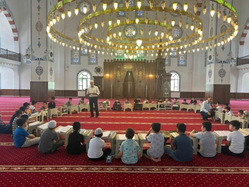 Van’da yaz Kur’an kursları çocuk sesleriyle şenlendi
