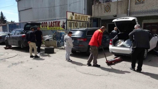 Van’daki oto lastikçilerde ‘bahar’ yoğunluğu
