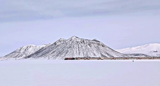 Van G&ouml;l&uuml; Ekspresi&rsquo;nin Kirkor Dağı eteklerindeki manzarası hayran bıraktı
