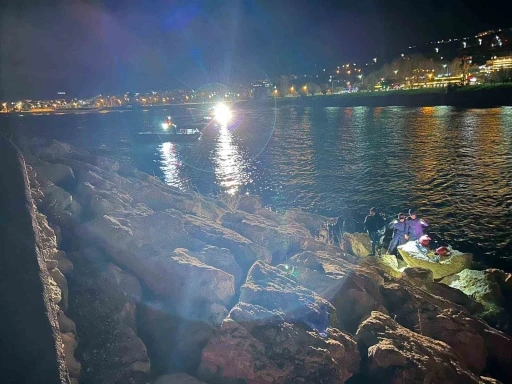 Van G&ouml;l&uuml;&rsquo;ne d&uuml;şen vatandaşın cesedi bulundu
