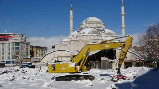 Van&rsquo;ın 27 yıllık Mısır &Ccedil;arşısı iki katlı modern arasta oluyor
