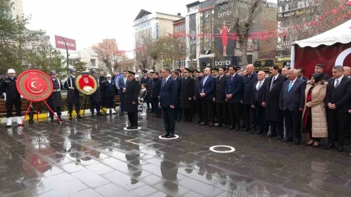 Van’ın düşman işgalinden kurtuluşu sağanak yağmura rağmen coşkuyla kutlandı
