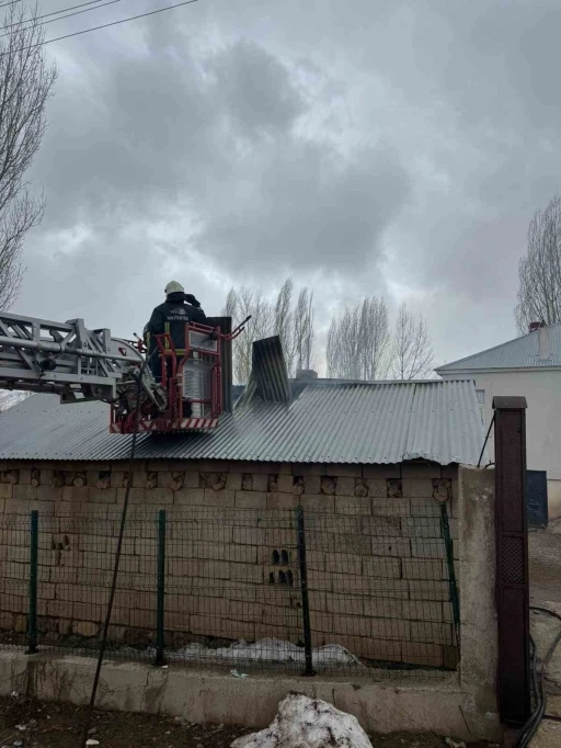 Van&rsquo;ın Muradiye il&ccedil;esinde tandır evi yangını
