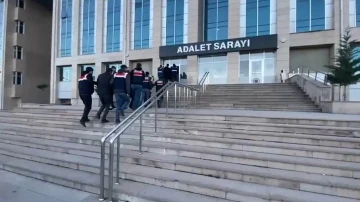 Van ve Hakkari&rsquo;de uyuşturucu operasyonu: 7 g&ouml;zaltı

