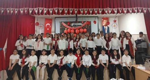 Vanlı miniklerden y&uuml;rekleri ısıtan etkinlik: Konser gelirini Mehmet&ccedil;ik Vakfı&rsquo;na bağışladılar
