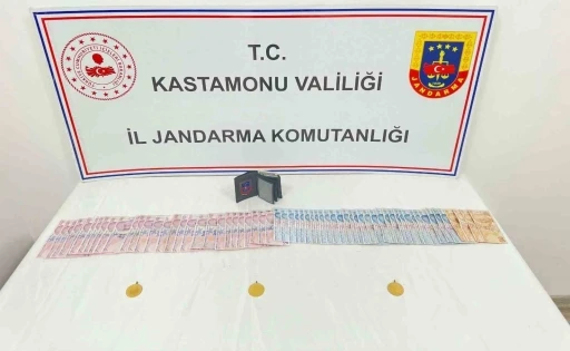 Vatandaşı dolandıran sahte jandarmalar gerçek jandarmadan kaçamadı
