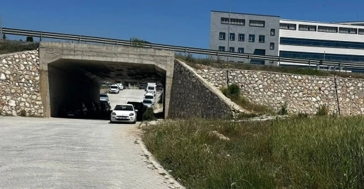 Vatandaşlar araçlarını park edecek yer bulamıyor

