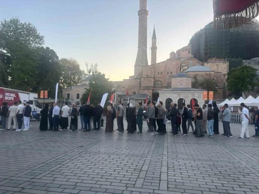 Vatandaşlar Kurban Bayramı namazını Ayasofya&rsquo;da kıldı
