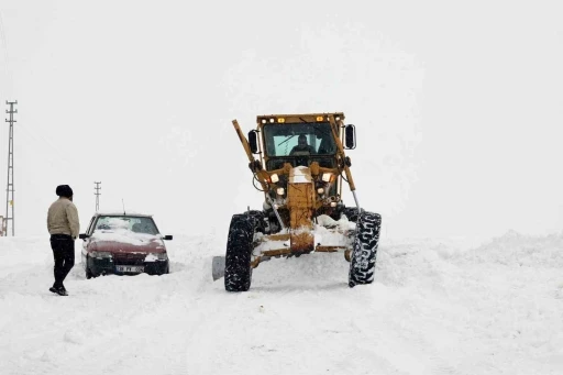 Vatandaşlardan Talas Belediyesi&rsquo;ne teşekk&uuml;r: "Belediye sadece yolumuzu değil, g&ouml;nl&uuml;m&uuml;z&uuml; de a&ccedil;tı"
