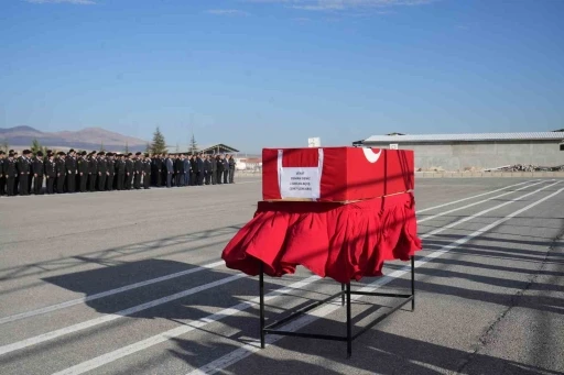 Vefat eden komutan için askeri tören düzenlendi
