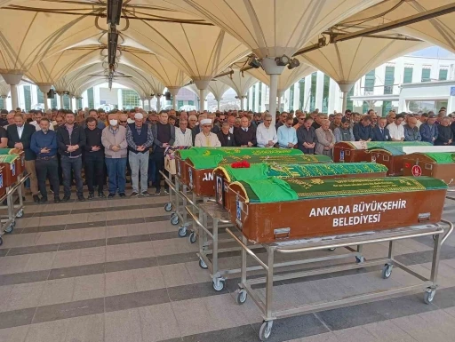 Vefat eden oyuncu Leyla Okay son yolcuğuna uğurlandı
